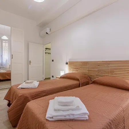 Guesthost - Piazza Aldrovandi Quiet Lovely * Bolonha