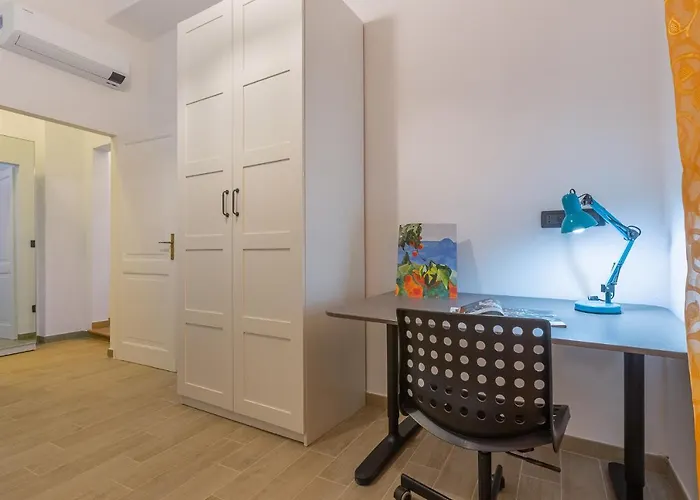 Апартаменты Guesthost - Piazza Aldrovandi Quiet Lovely *