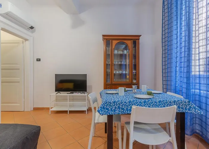 Guesthost - Piazza Aldrovandi Quiet Lovely Апартаменты